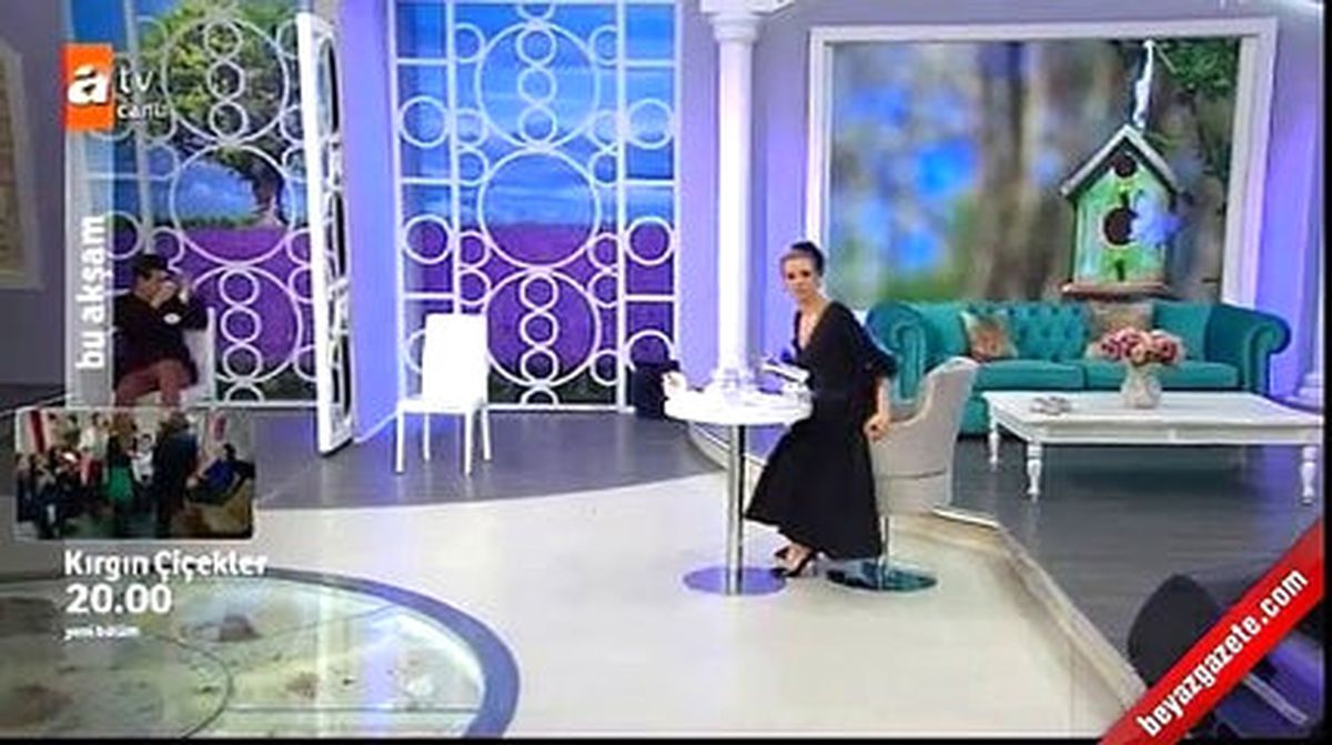 Canlı Yayında Esra Erol'u Duygulandıran Mesaj ve Ziyaretçiler!
