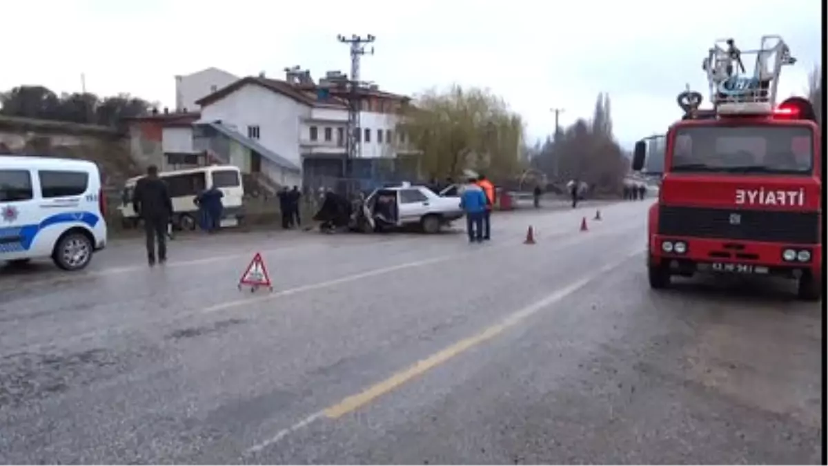 Domaniç'te Trafik Kazası: 1 Ölü 13 Yaralı