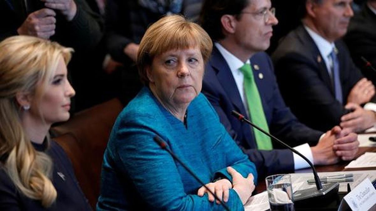 Dünya Merkel'in Ivanka Trump'a Bakışlarını Konuşuyor