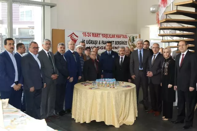 Huzurevi Sakinlerinin Sergisi Beğeni Topladı Huzurevi Sakinlerinin Sergisi Beğeni Topladı