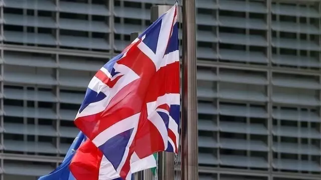İngiltere'de Brexit'i 29 Mart'ta Başlatıyor
