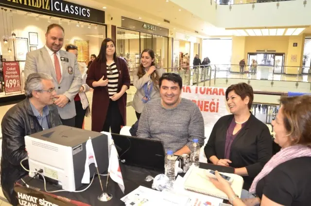 İzmir'de Vatandaşlara Koah Testi