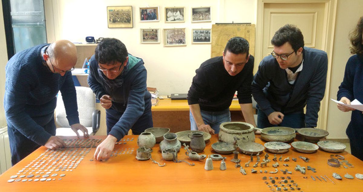 Jandarma Ekipleri, Tarihi Eser Kaçakçılarını Suçüstü Yakaladı