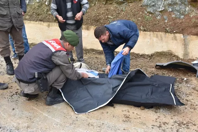 Maden İşçilerini Taşıyan Minibüs Kaza Yaptı: 2 Ölü, 1'i Ağır 24 Yaralı
