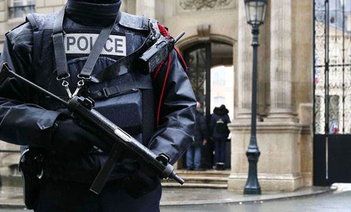 Paris'te Bomba Alarmı! Mali Savcılık Ofisi Boşaltıldı