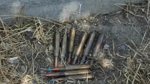 Afyonkarahisar'da Toprağa Gömülü Top Mermileri Bulundu