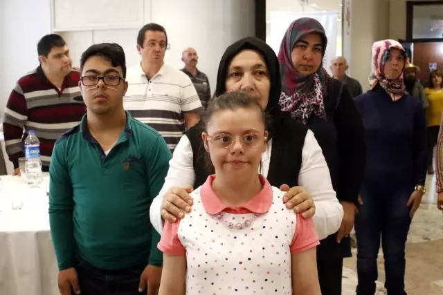 AK Parti 'Engelsiz Türkiye İçin Evet Yemeği' Düzenlendi
