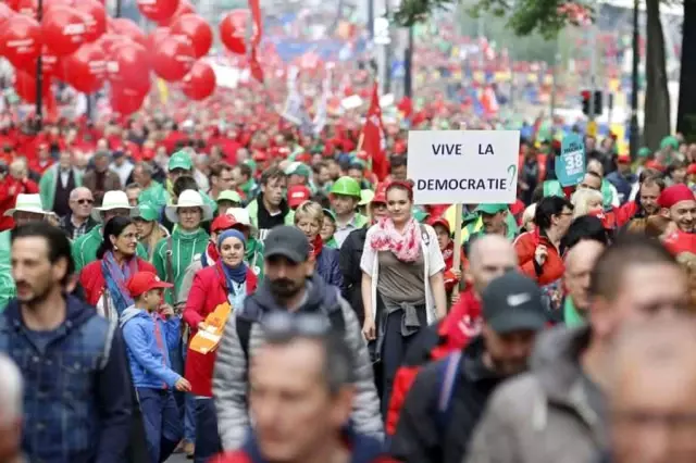 Belçika'da Çalışanlardan Protesto