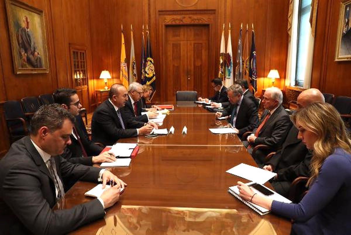 Çavuşoğlu, ABD'den FETÖ Elebaşının Tutuklanmasını İstedi
