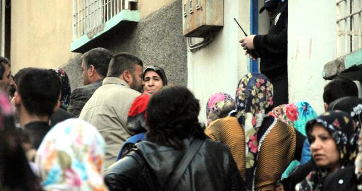Çözmeye Çalıştığı Salıncağın İpi Boğazına Dolanan Çocuk Hayatını Kaybetti