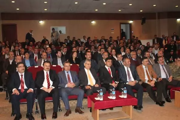 Iğdır Üniversitesi'nde Rektör Devir-teslim Töreni