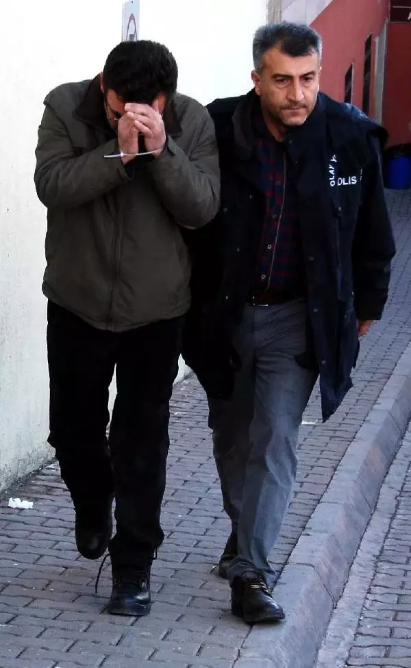 Kayseri ve Bursa'da Fetö Operasyonu: 25 Gözaltı Kararı Kayseri ve Bursa'da Fetö Operasyonu: 25 Gözaltı Kararı