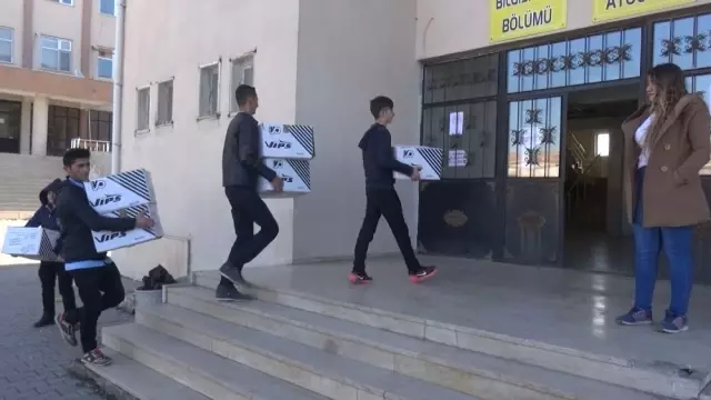 Kocaeli'nden Silopi'ye 600 Çift Ayakkabı Yardımı Kocaeli'nden Silopi'ye 600 Çift Ayakkabı Yardımı