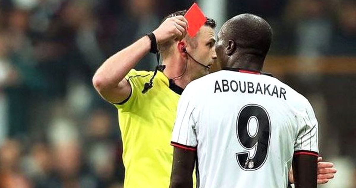 Vincent Aboubakar'ın İki Kırmızı Kartı Beşiktaş'ta Tartışmaya Sebep Oldu