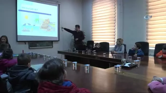 Miniklere Suyun Değeri Uygulamalı Olarak Anlatıldı Miniklere Suyun Değeri Uygulamalı Olarak Anlatıldı