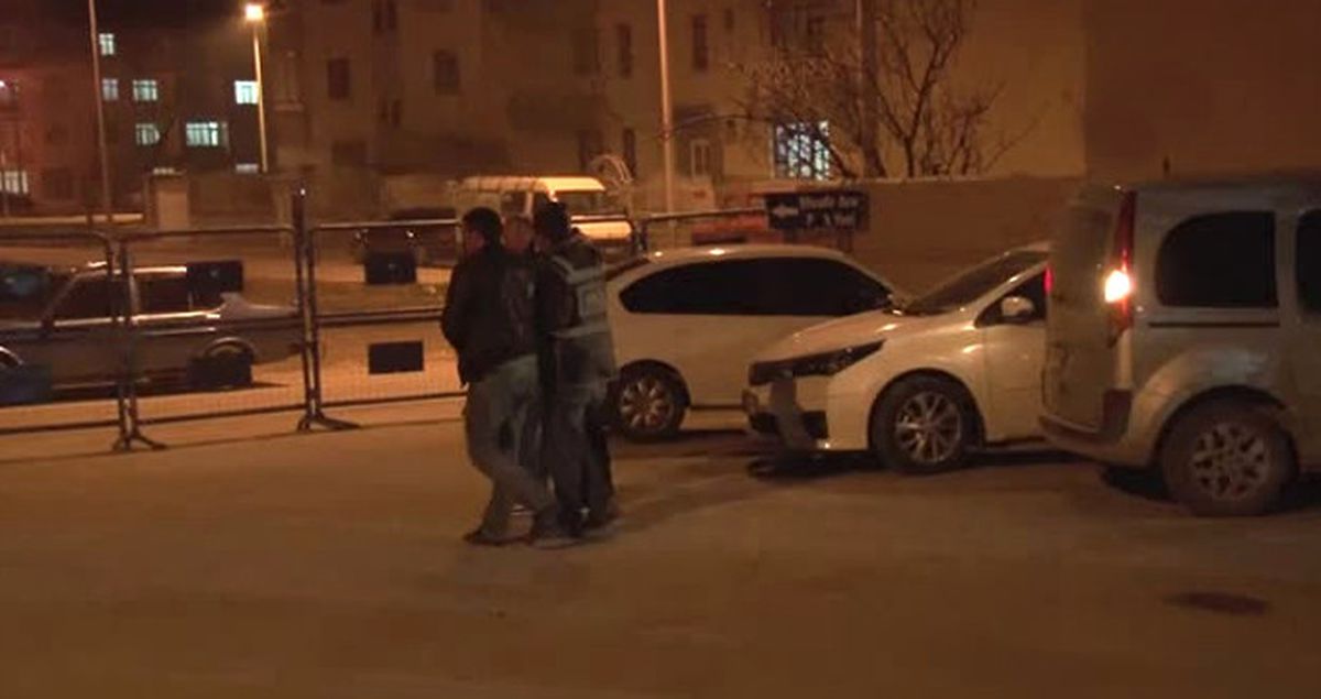 Sinyal Kesici Cihazla Hırsızlık Yapan Şüpheliler Gözaltına Alındı