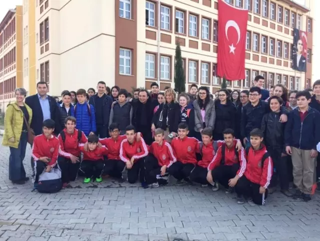 ayvalik mehmet akif ersoy ortaokulu bsb mahalle ligi ikincisi oldu