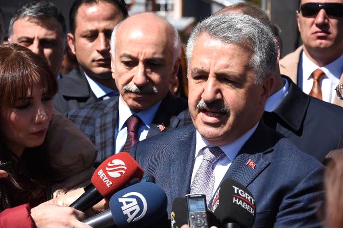 Bakan Arslan: ABD ve İngiltere'nin Kararını Icao'ya Taşıyacağız (2)