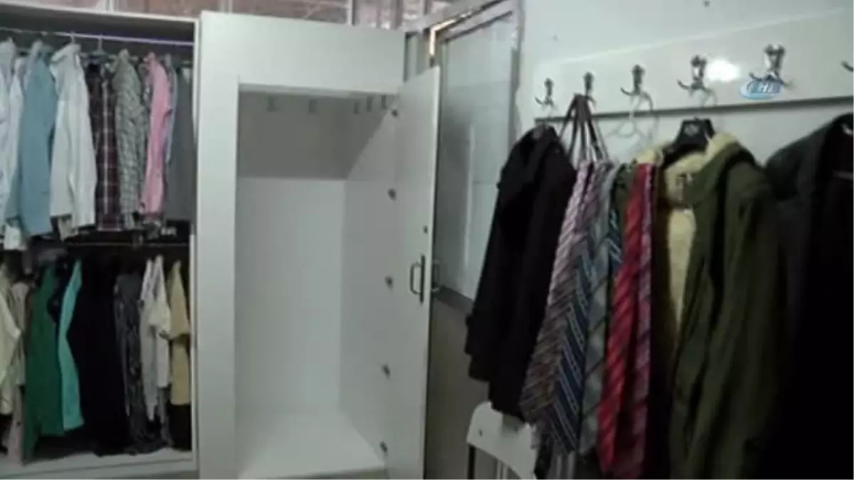 Emre Altuğ'dan Umut Oğuz'a Ünlülerden 'El Ele Butik'E Destek Yağdı
