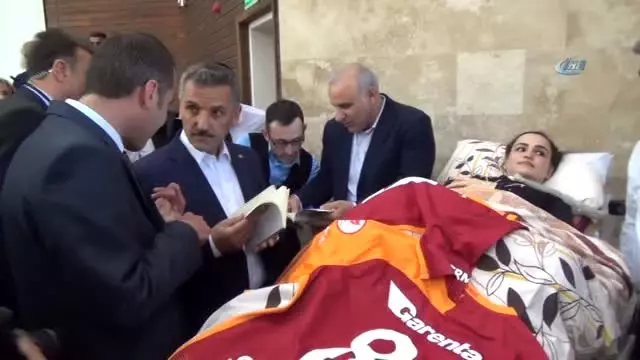 Hayalini Kurduğu Kitabının Galasını Yaptı Hayalini Kurduğu Kitabının Galasını Yaptı