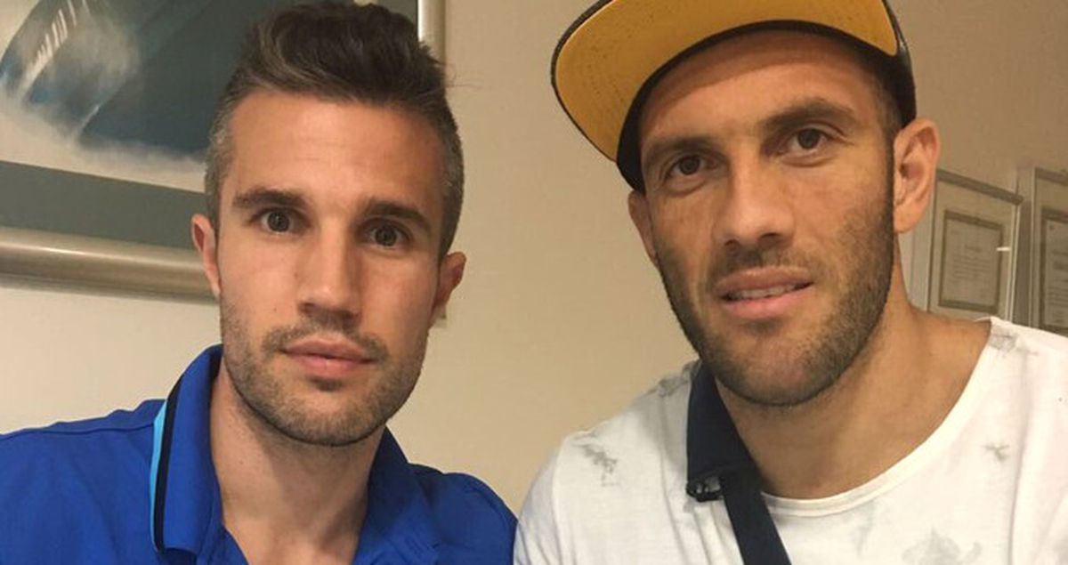 Robin Van Persie, Kolu Kırılan Fernandao'yu Ziyaret Etti