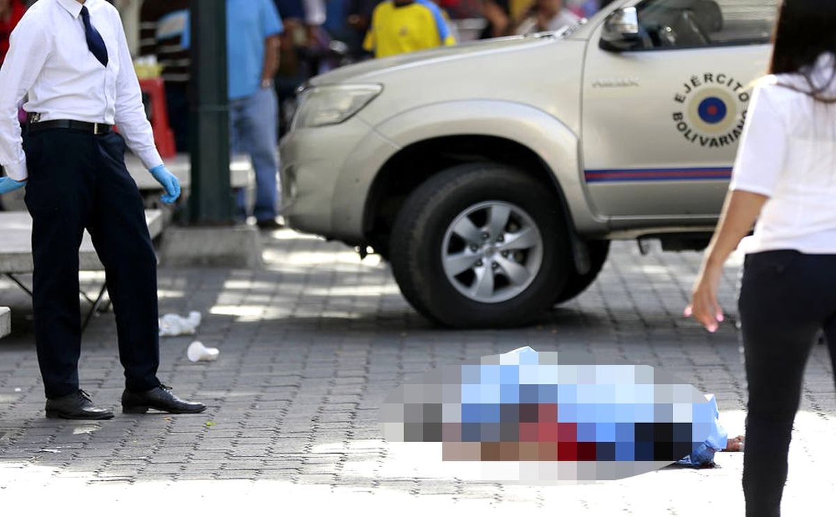 Venezuela'da Sokak Çocukları, 2 Askeri Bıçaklayarak Öldürdü
