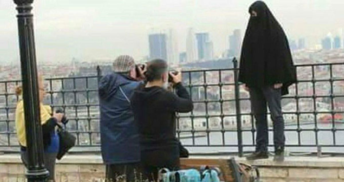 Sosyal Meydanın Konuştuğu Yarı Çarşaflı Erkek