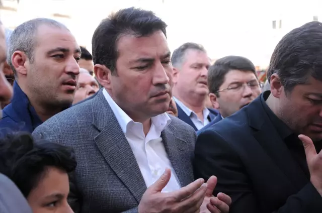 AK Parti Milletvekili Ulupınar'ın Babası Toprağa Verildi
