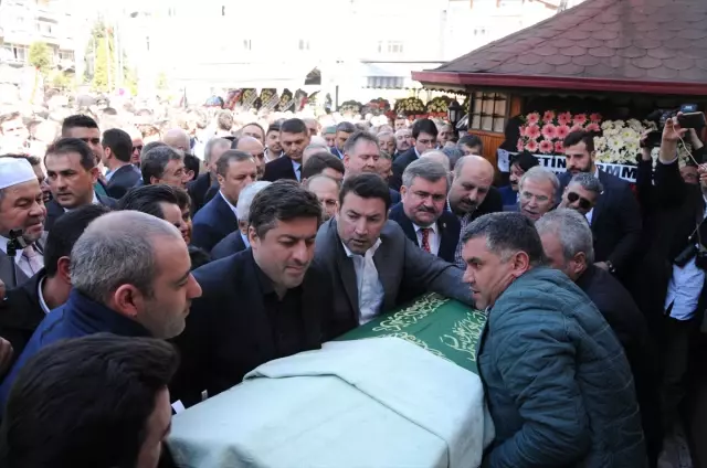 AK Parti Milletvekili Ulupınar'ın Babası Toprağa Verildi