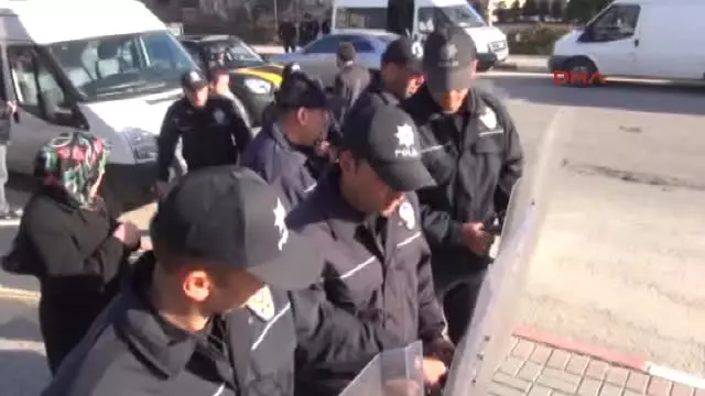 Bartın'da Ülkücü Grup Ümit Özdağ'ı Protesto Etti Bartın'da Ülkücü Grup Ümit Özdağ'ı Protesto Etti