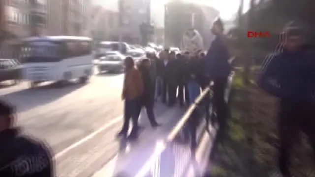 Bartın'da Ülkücü Grup Ümit Özdağ'ı Protesto Etti Bartın'da Ülkücü Grup Ümit Özdağ'ı Protesto Etti