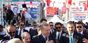 Cumhurbaşkanı Erdoğan Vatandaşlarla Fotoğraf Çektirdi