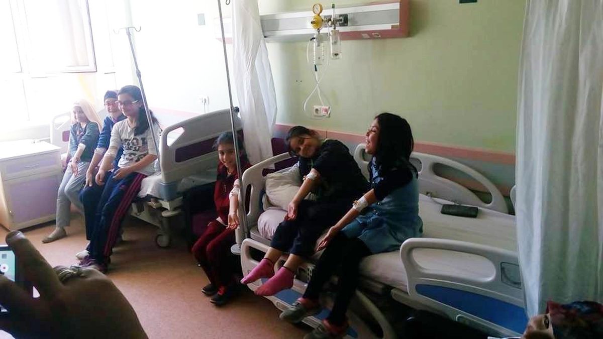 Emet'te 15 Öğrenci Yedikleri Yemekten Zehirlendi