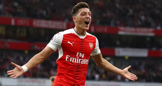Mesut Özil: Arsenal ve Londra'da İyi Hissediyorum