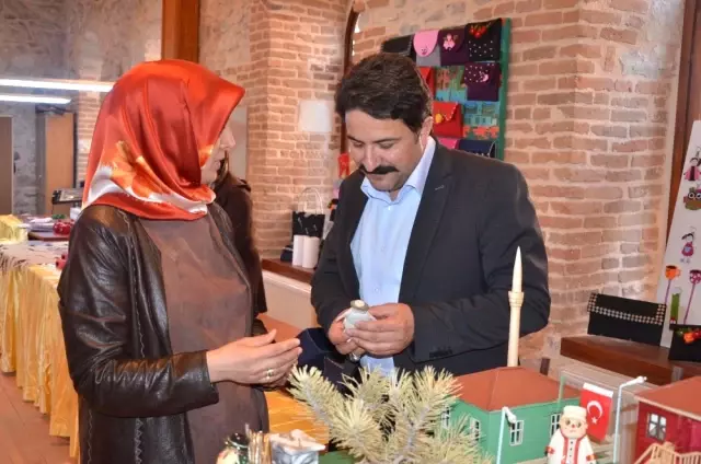 Seyitgazi'de 'Hünerli Ellerde Hayat Bulanlar' Sergisi Seyitgazi'de 'Hünerli Ellerde Hayat Bulanlar' Sergisi