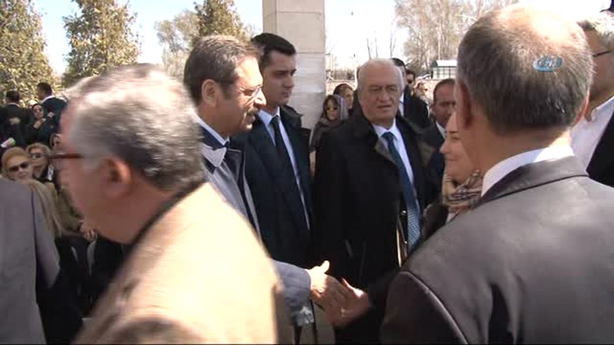 TOBB Başkanı Hisarcıklıoğlu'nun Annesi Son Yolculuğuna Uğurlandı