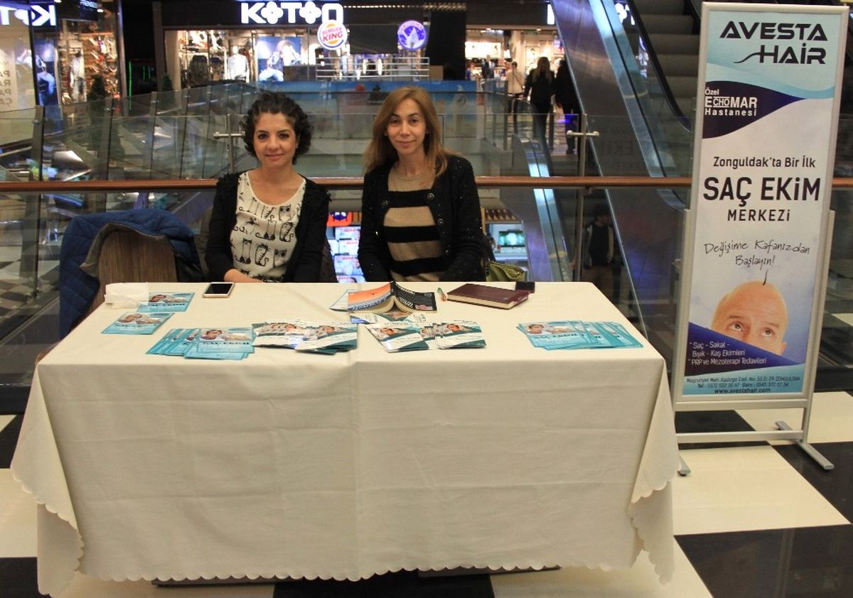 67 Burda'dan Saç Ekim Merkezi Standı