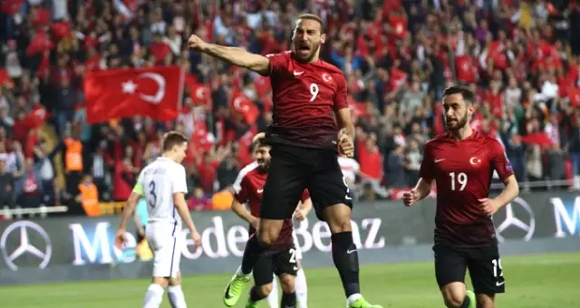 Fransız Medyası, Cenk Tosun'un Gollerini Manşetine Taşıdı