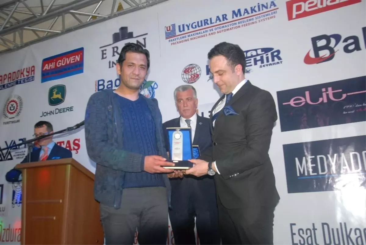 İha'ya 'Duayen Gazetecilik' Ödülü