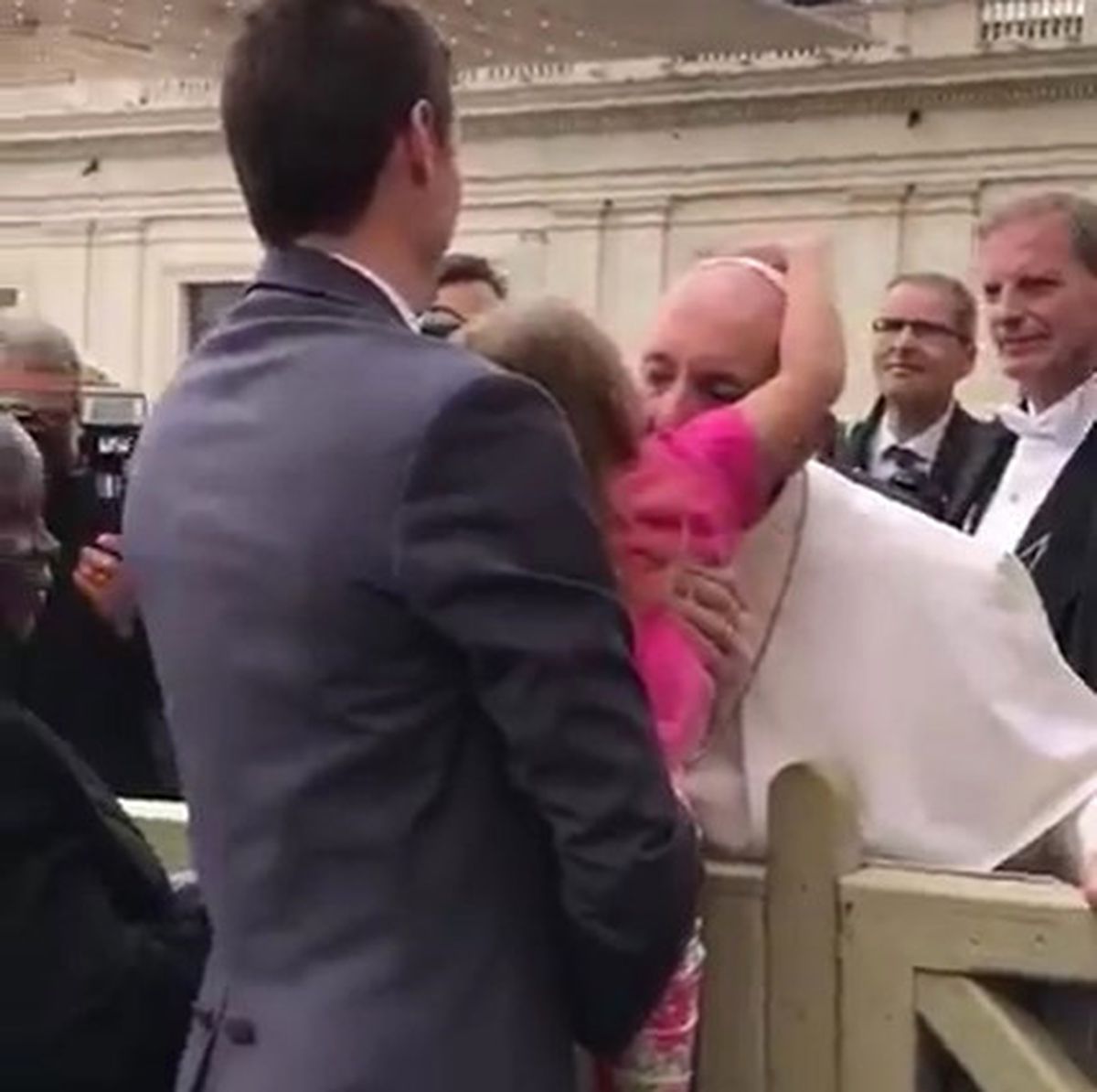Takkesini Minik Kıza Kaptıran Papa'nın Zor Anları