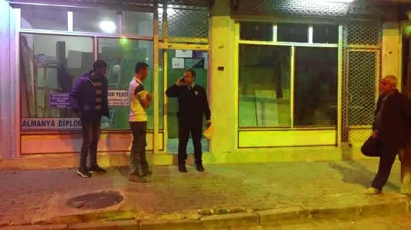 73 Yaşındaki Terzi İşyerinde Ölü Bulundu 73 Yaşındaki Terzi İşyerinde Ölü Bulundu
