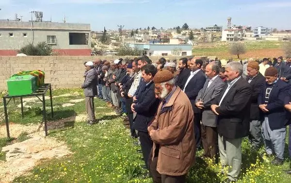 Abdullah Öcalan'ın Ablası Kalp Krizinden Öldü (2) Abdullah Öcalan'ın Ablası Kalp Krizinden Öldü (2)