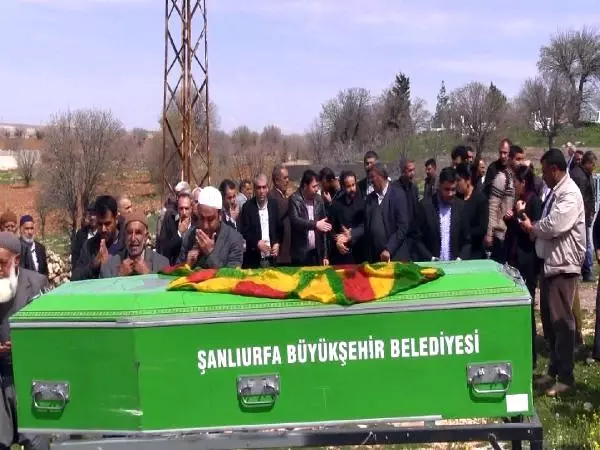 Abdullah Öcalan'ın Ablası Kalp Krizinden Öldü (2) Abdullah Öcalan'ın Ablası Kalp Krizinden Öldü (2)