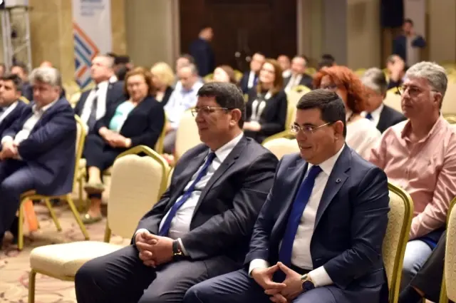 Antalya Şehircilik ve Teknolojileri Fuarı'nda Usta Başkanlar Konuştu