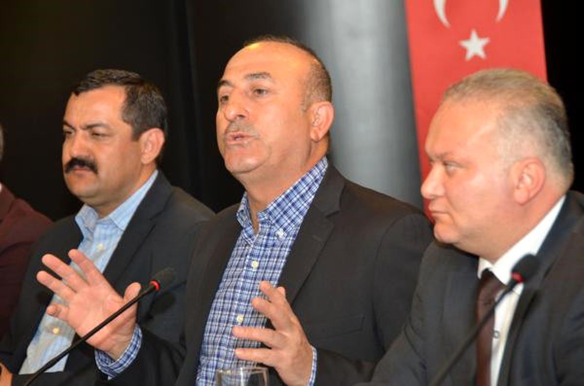 Çavuşoğlu'dan, 'Başörtü Çıkartma' Tepkisi: Bu Affedersiniz Hayvanlık