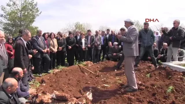 Şanlıurfa Abdullah Öcalan'ın Ablası Kalp Krizinden Öldü Şanlıurfa Abdullah Öcalan'ın Ablası Kalp Krizinden Öldü