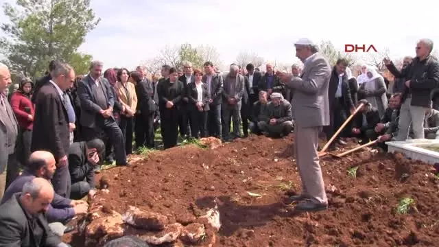 Şanlıurfa Abdullah Öcalan'ın Ablası Kalp Krizinden Öldü Şanlıurfa Abdullah Öcalan'ın Ablası Kalp Krizinden Öldü
