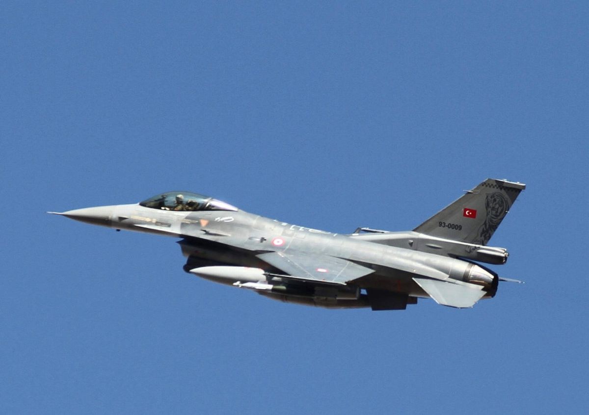 Hakkari ve Bitlis'te Düzenlenen Operasyonlarda 14 Terörist Öldürüldü