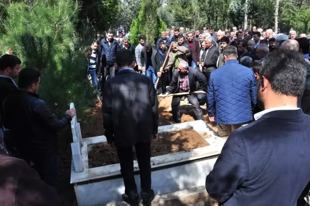Baba ve Oğlun Esrarengiz Ölümü Baba ve Oğlun Esrarengiz Ölümü