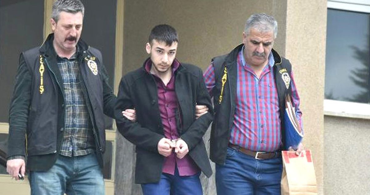 Sokakta Tanışıp Evine Gittiği Kadını Bıçaklayan Genç, Polise Teslim Oldu